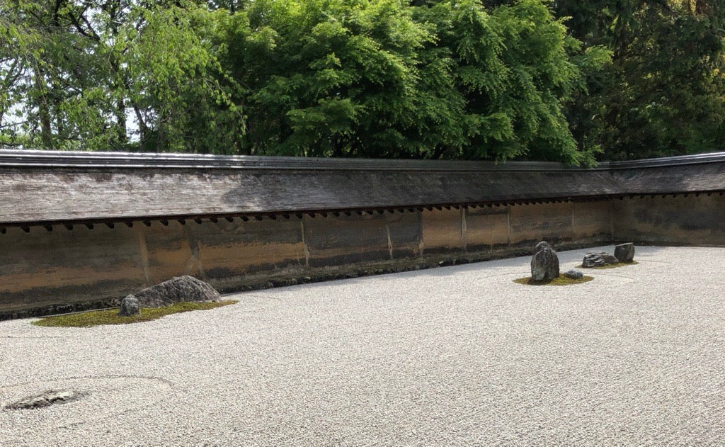 The Distinctive Style and Timeless Elegance of Michino Paris