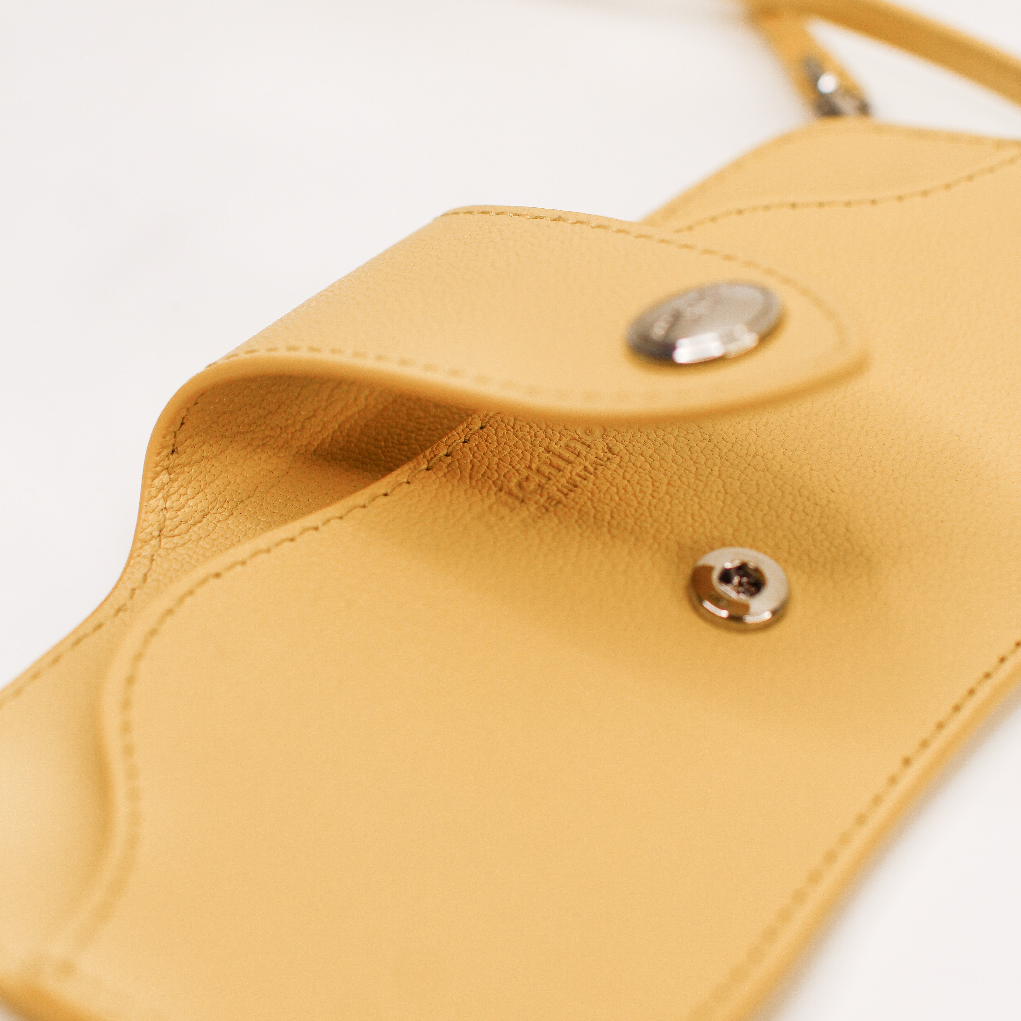 LEATHER GLASSES HOLDER MANGO