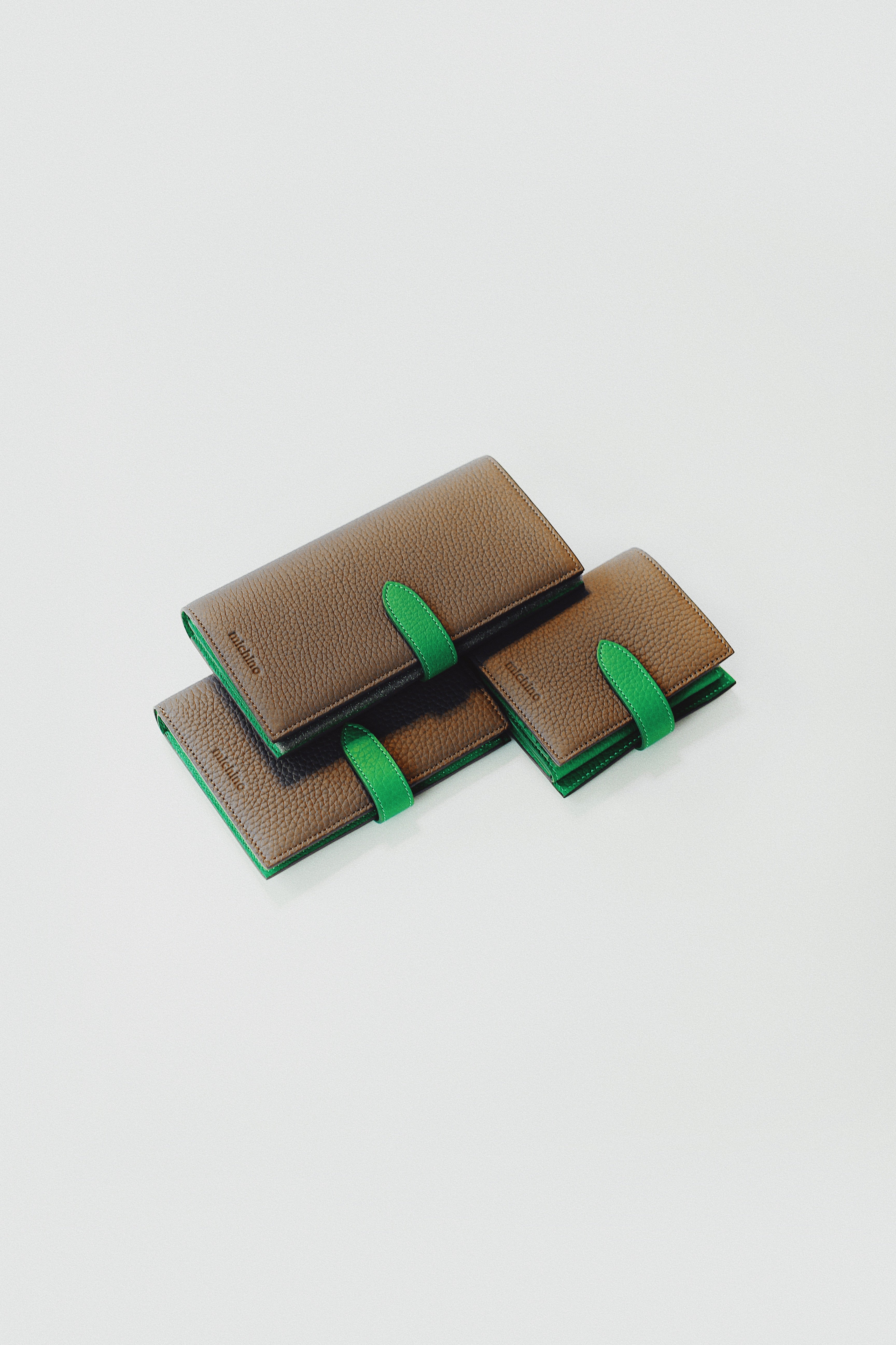 "Archive Event" LEATHER MEDIUM WALLET ETAUPE / GREEN BAMBOO