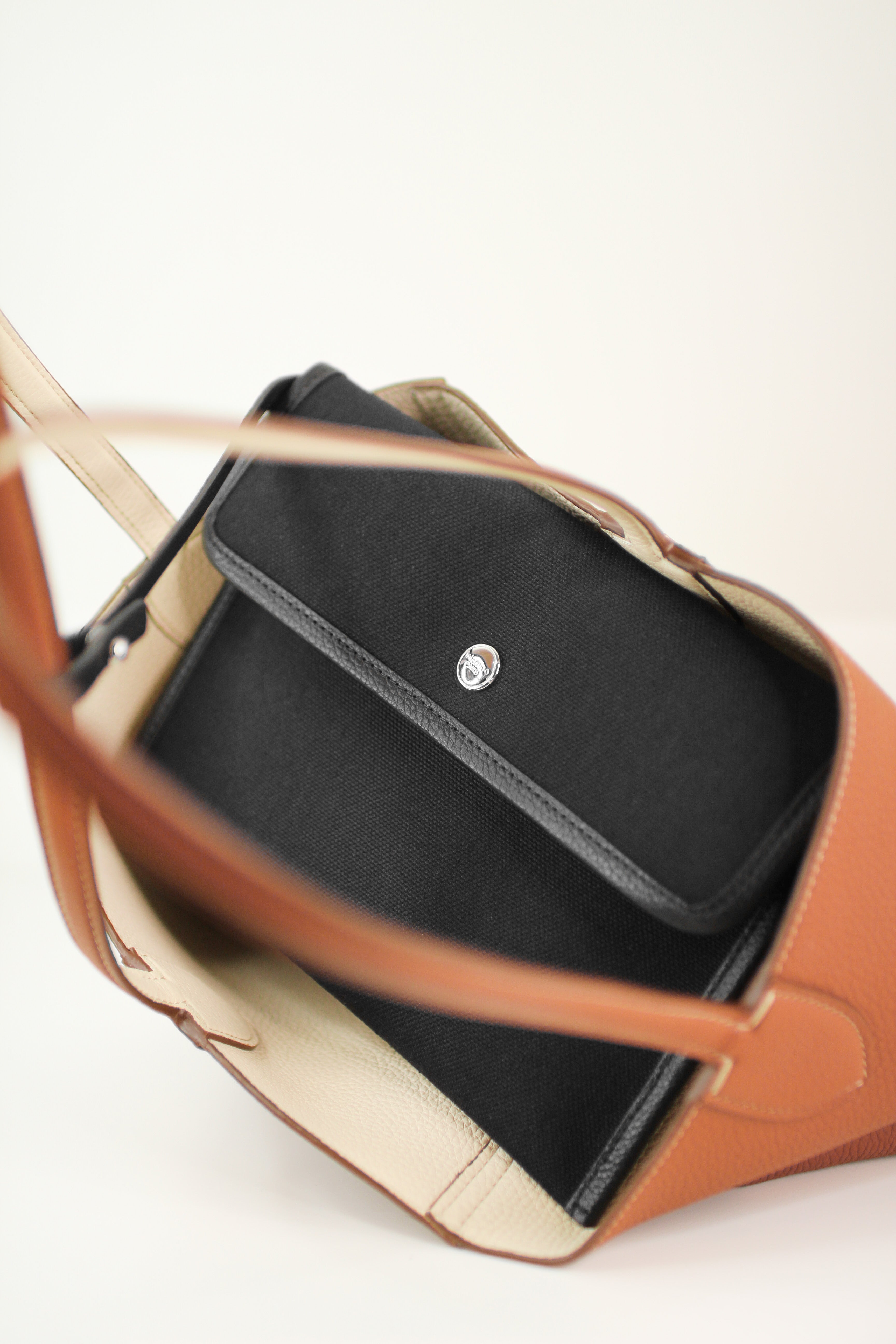 RIVOLI REVERSIBLE LEATHER TOTE BAG EAST/WEST ECLIPSE/GOLD