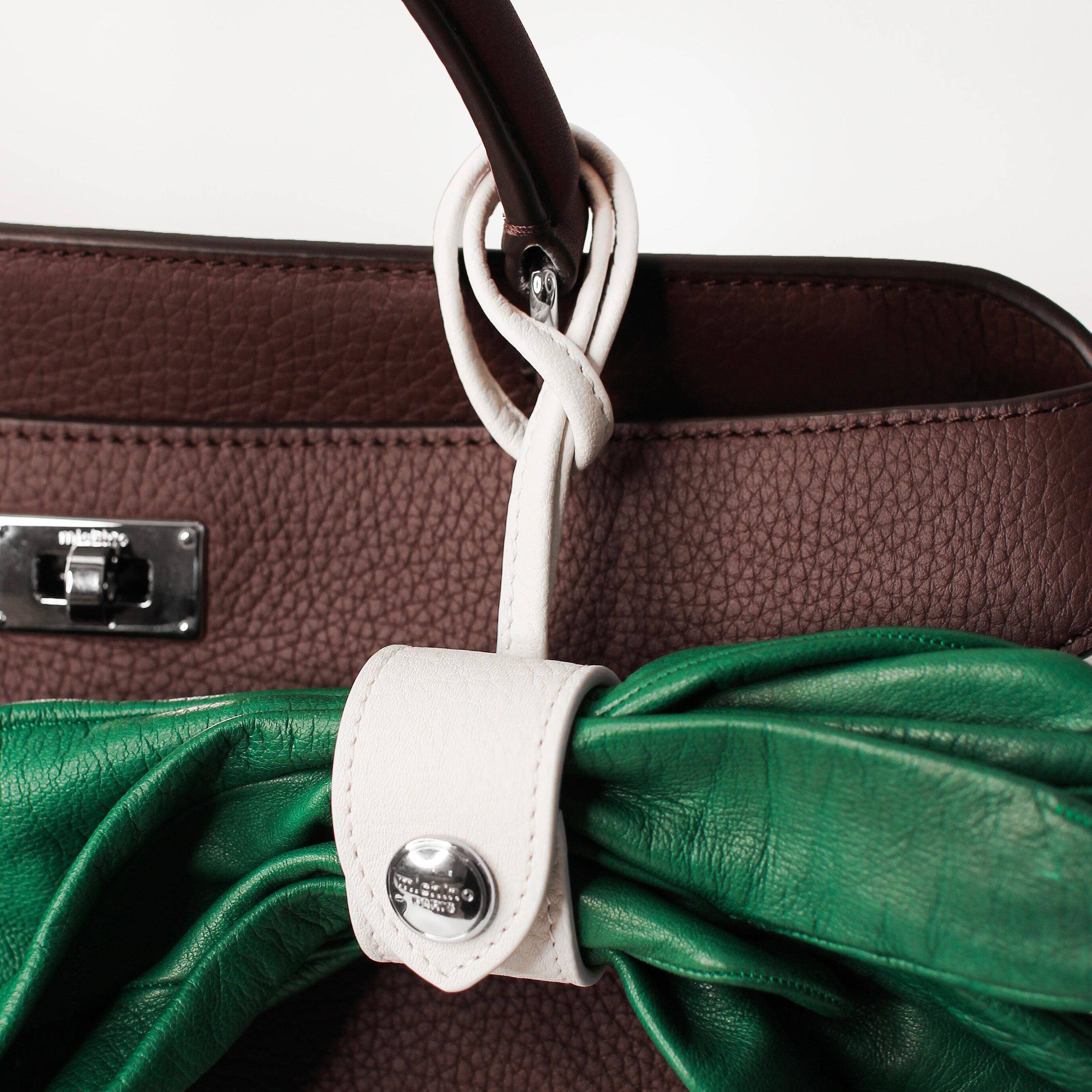 LEATHER GLOVE HOLDER CRAIE