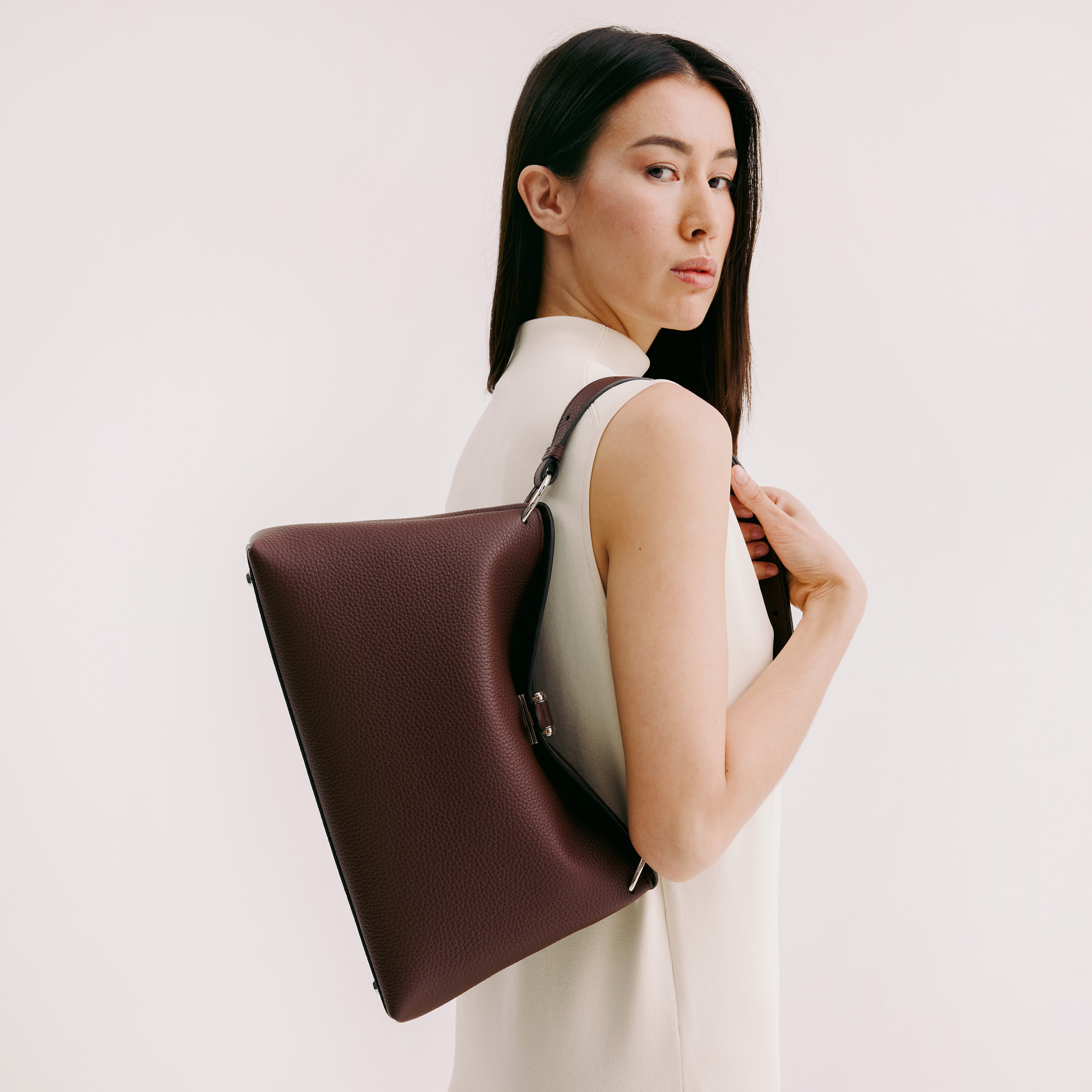 LEATHER HANDBAG PASSY PM PRUNE