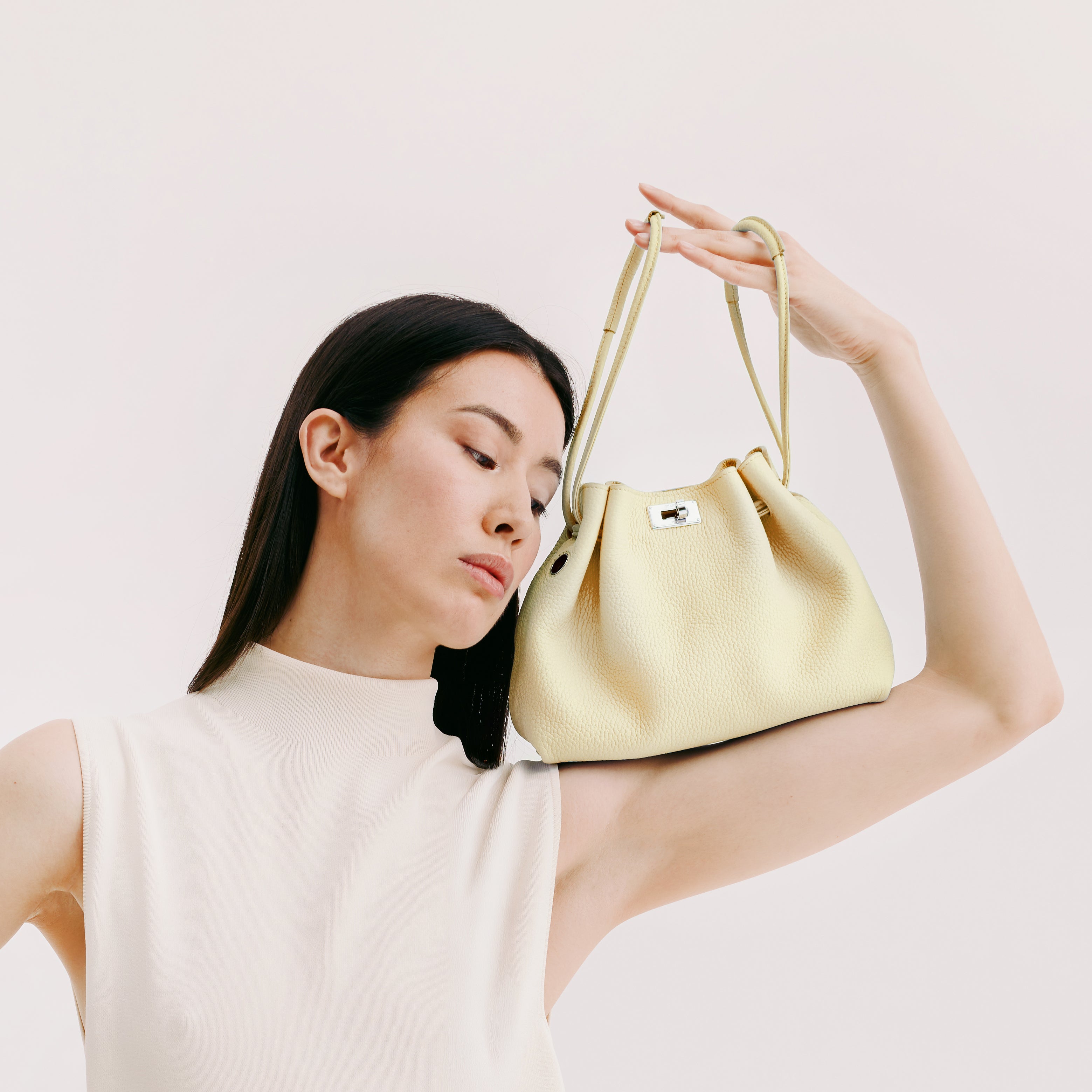 LEATHER DRAWSTRING BAG COLETTE MINI CHANTILLY