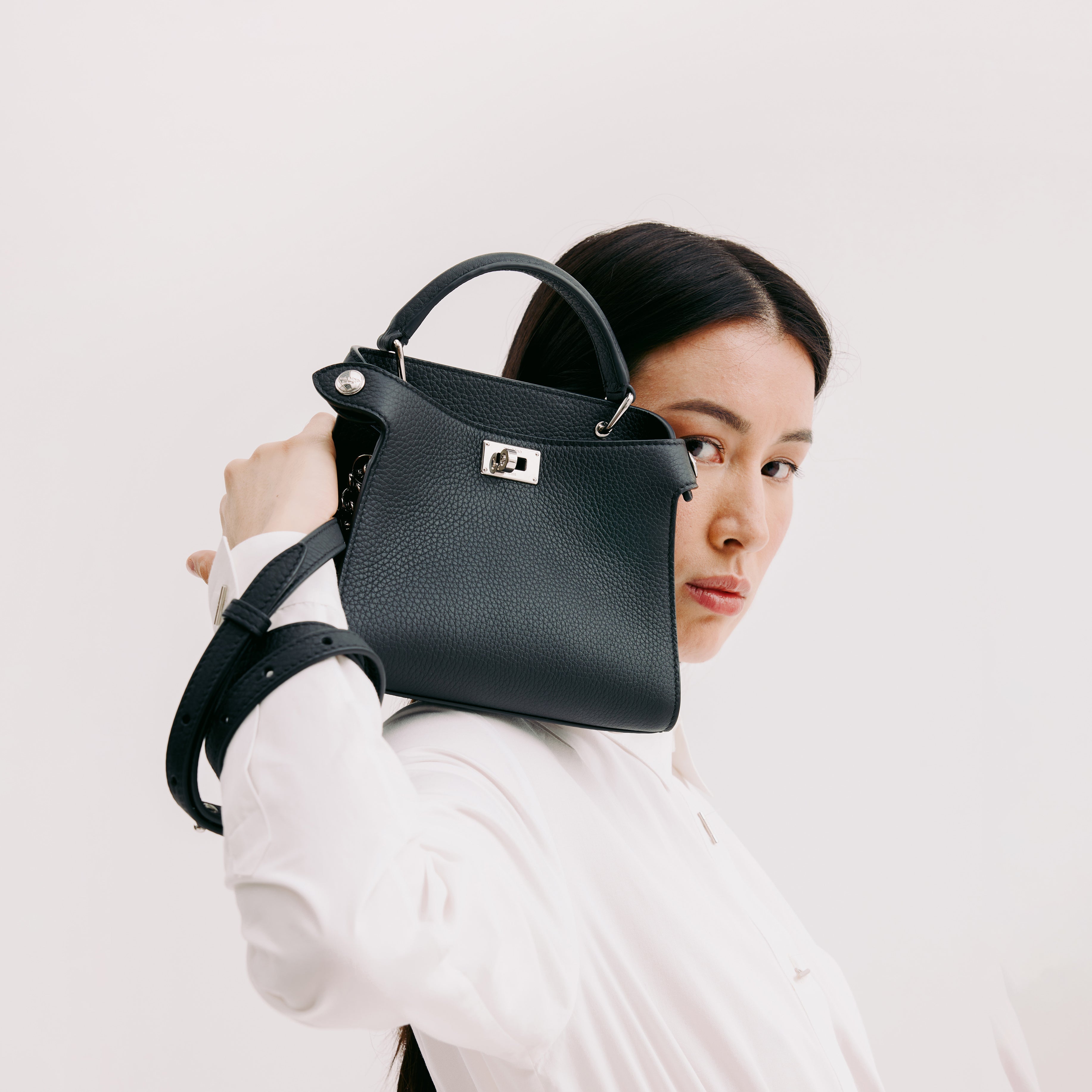 LEATHER HANDBAG LUTECE NANO BLACK