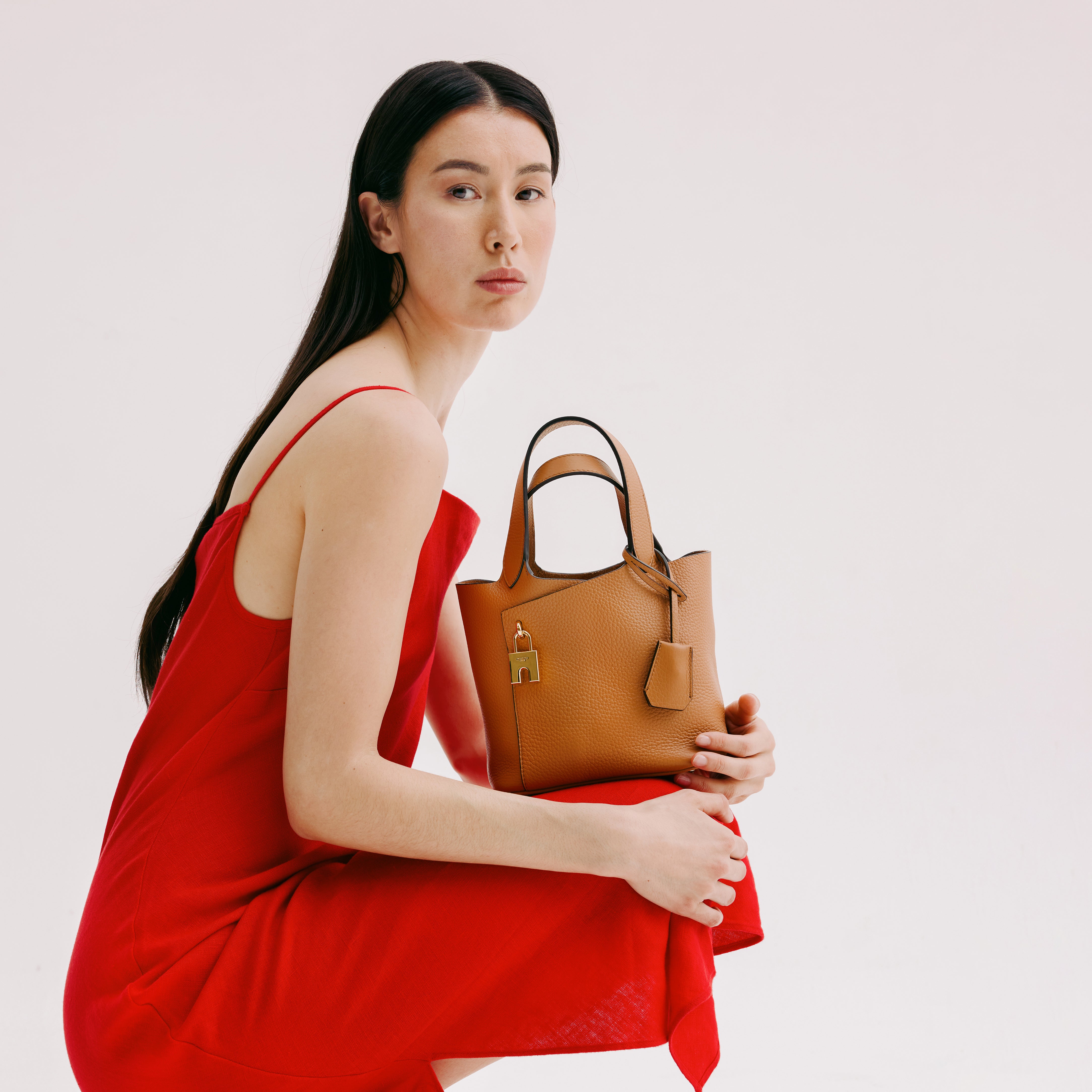LEATHER HANDBAG ETOILE PM CAMEL WITH GOLD HARDWARE