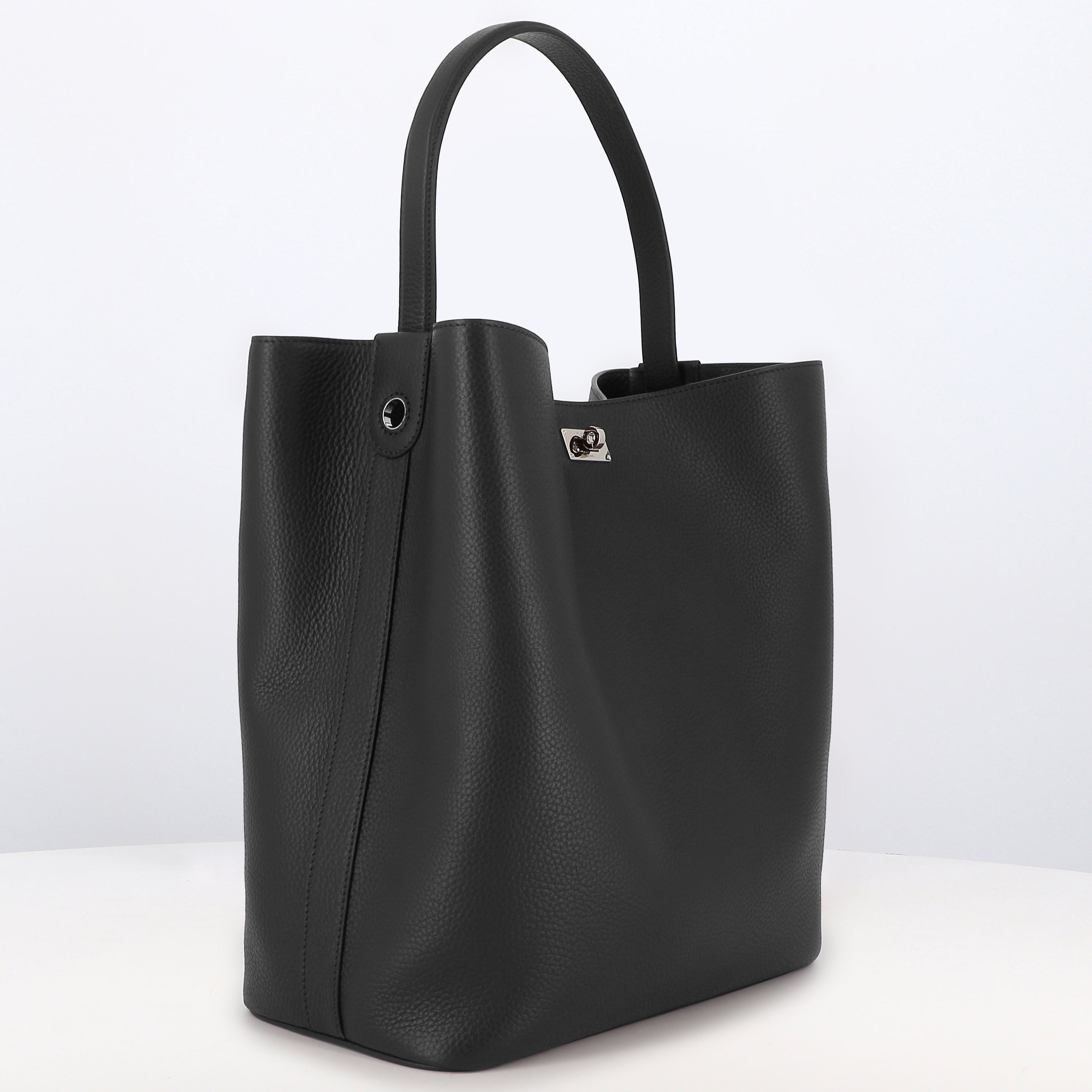 LEATHER BUCKET BAG ODEON GM BLACK