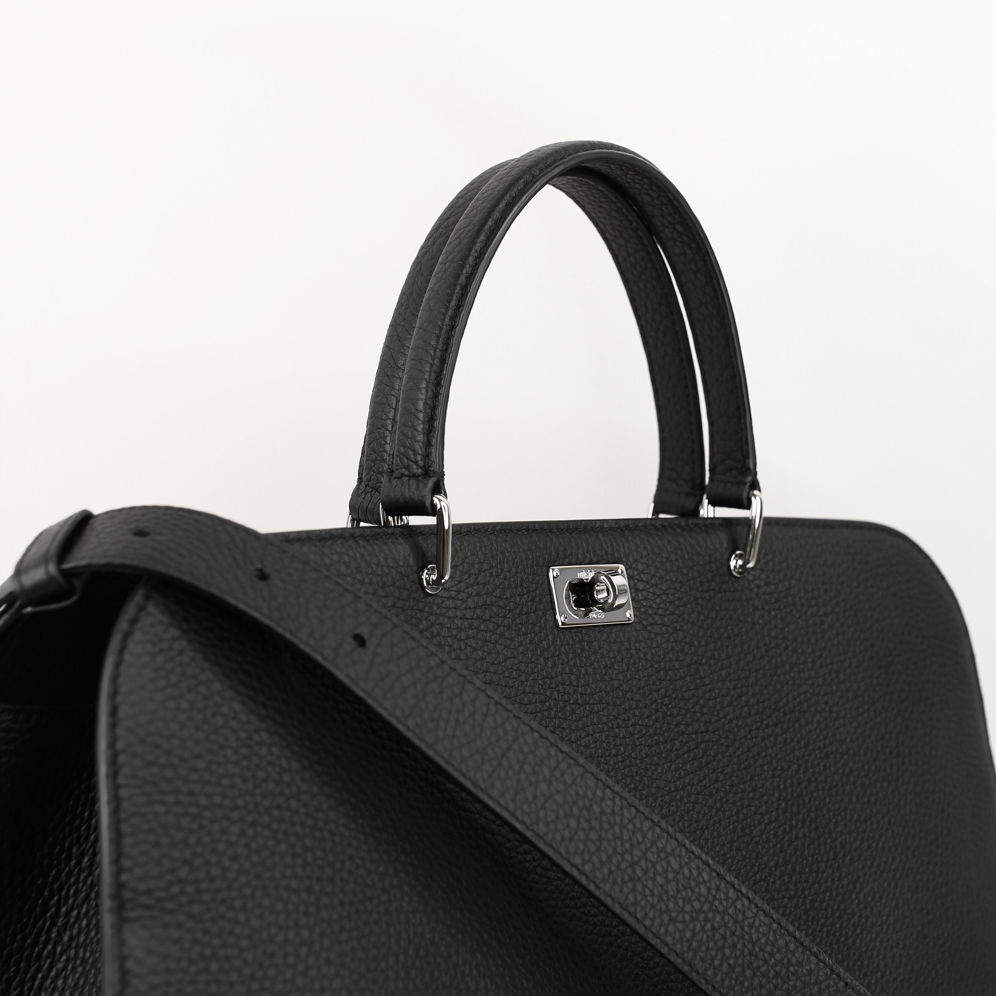 "Archive Event" LEATHER HANDBAG OPERA PM BLACK