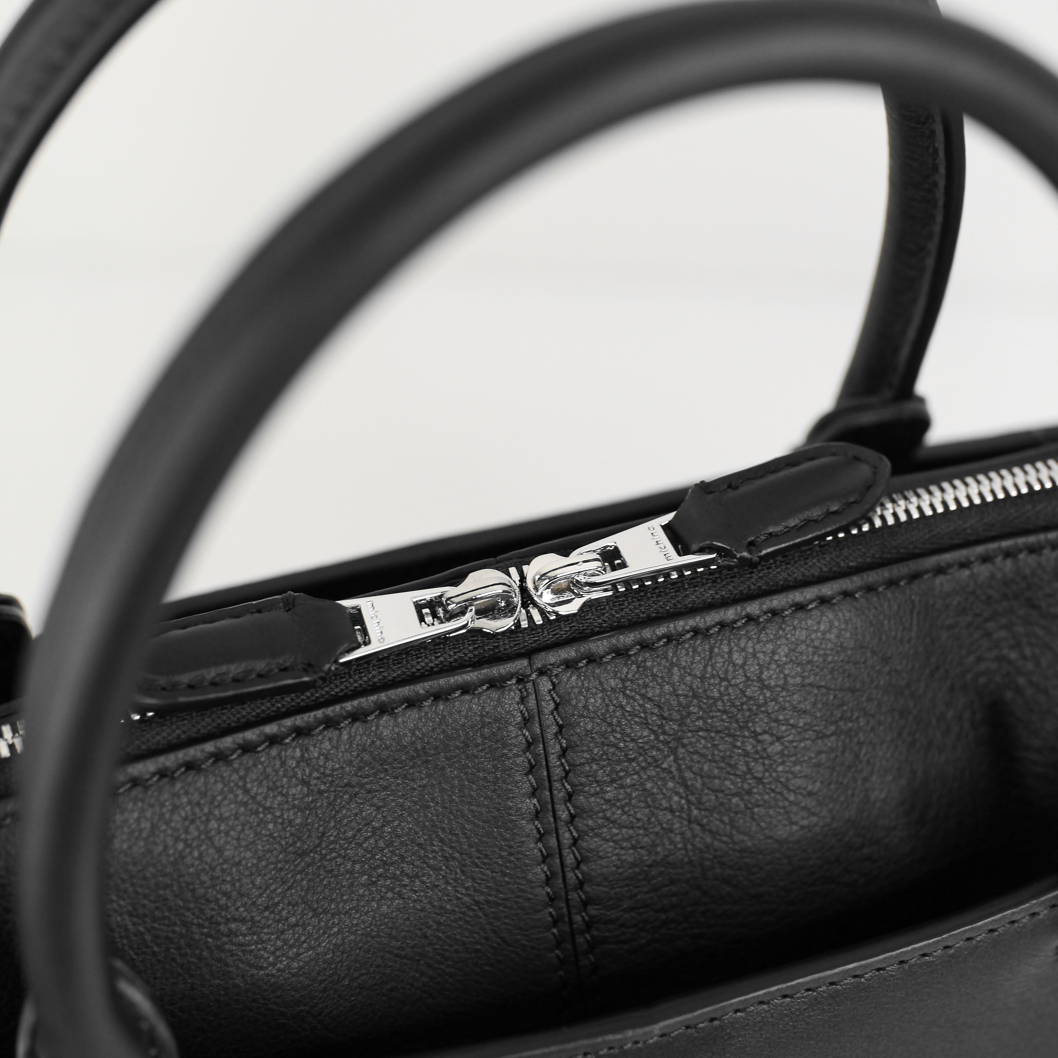 LEATHER HANDBAG SEPTIEME PM BLACK