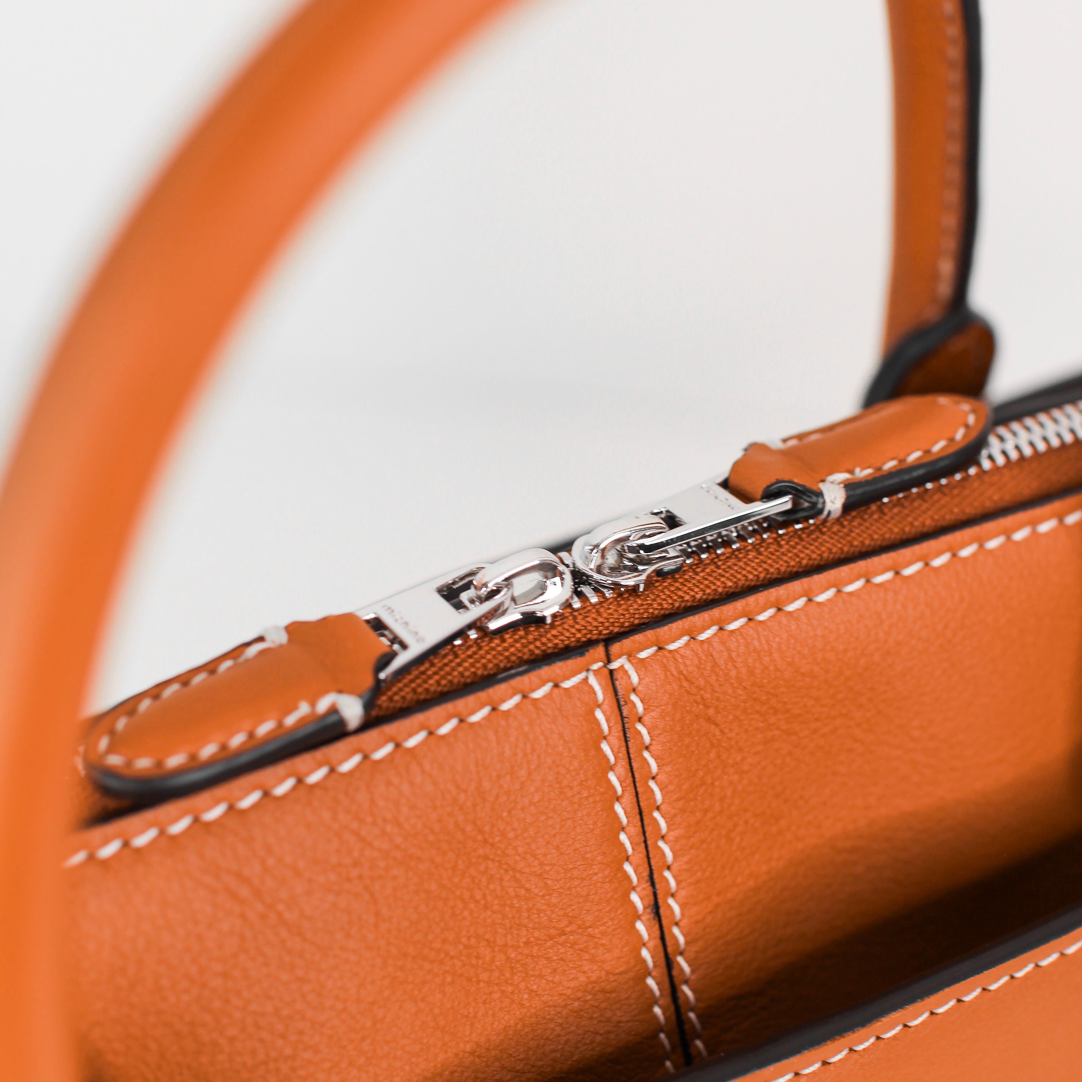 LEATHER HANDBAG SEPTIEME PM GOLD