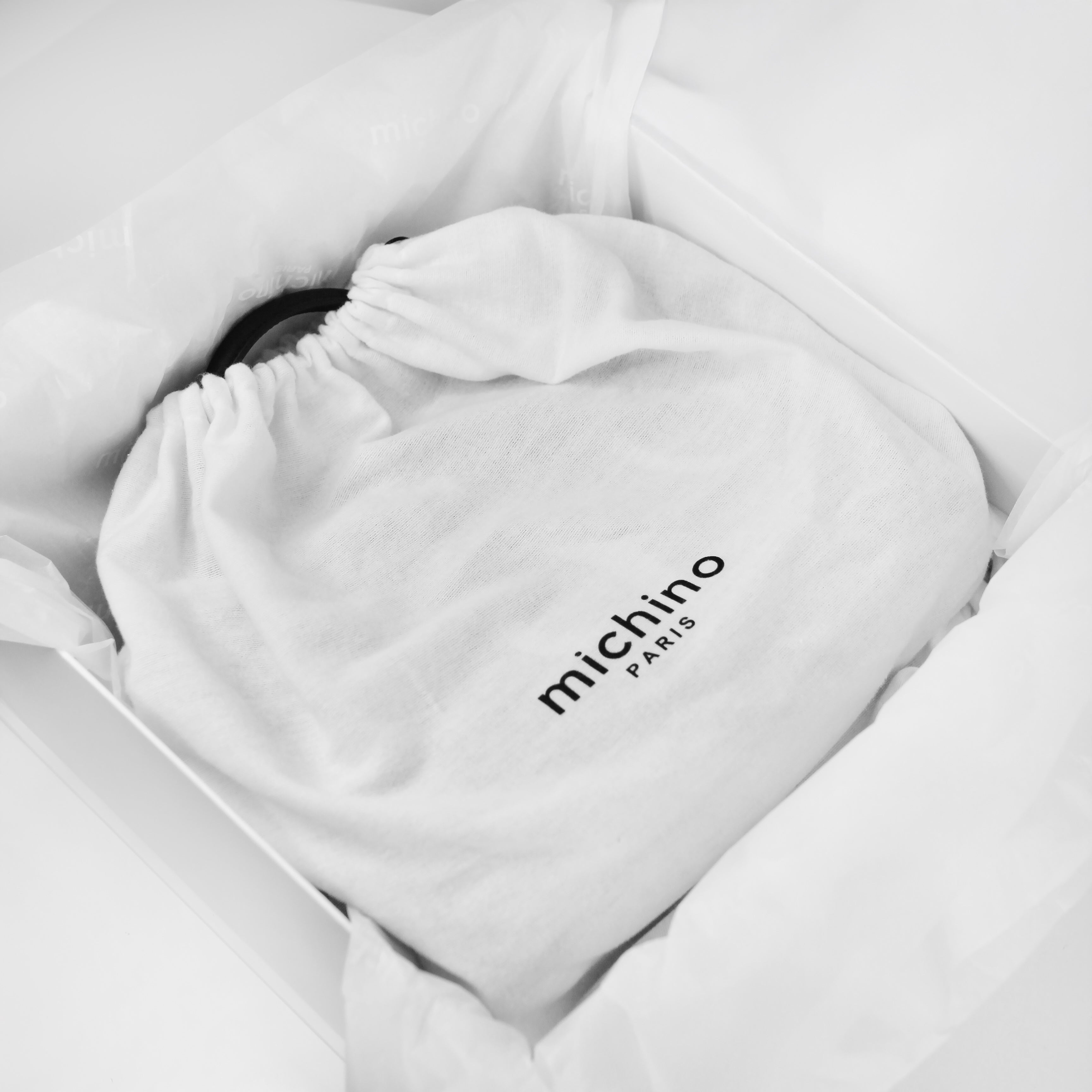 LEATHER HANDBAG OPERA PM BLACK