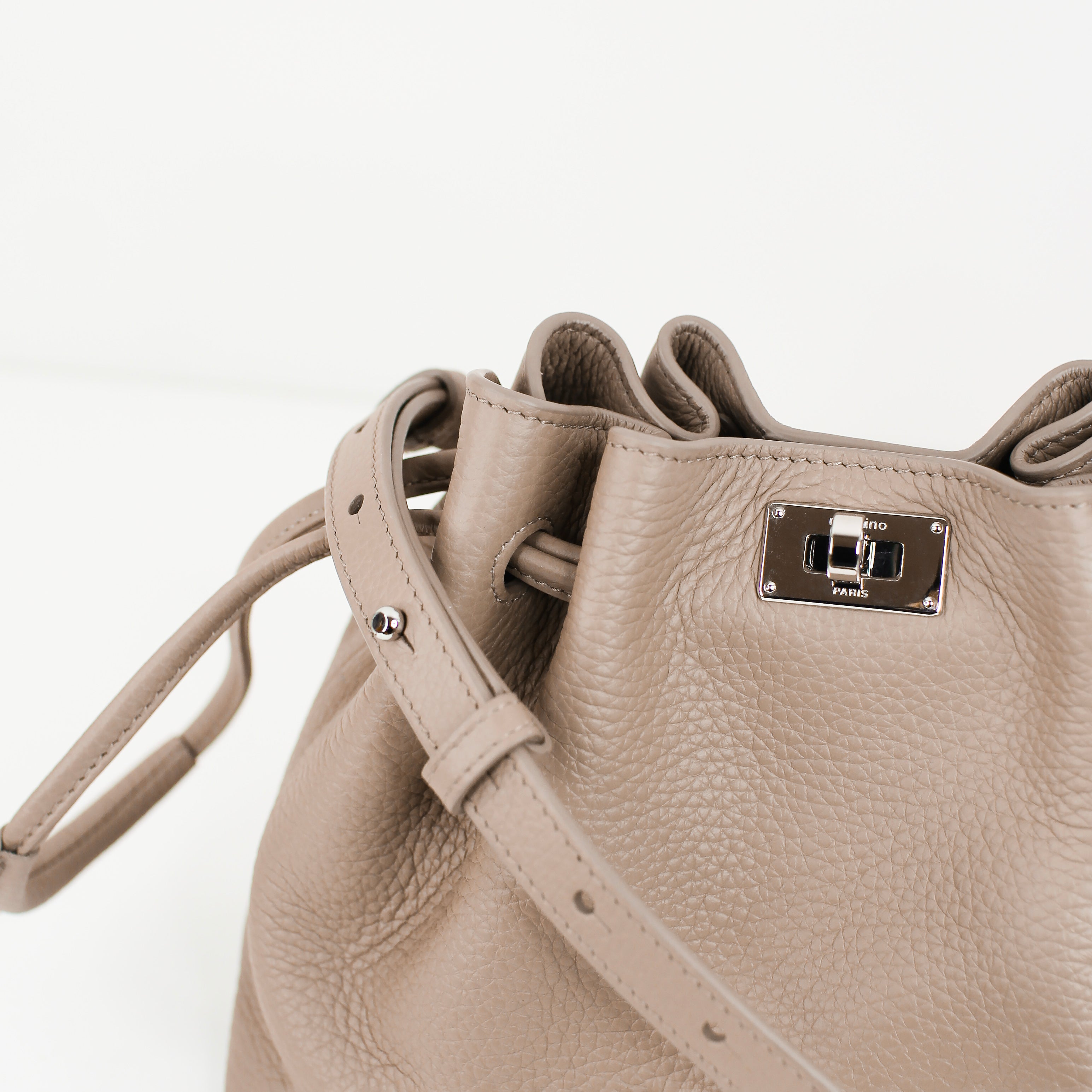 LEATHER DRAWSTRING BAG COLETTE TOURTERELLE