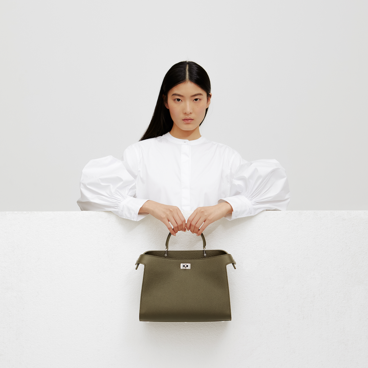 LEATHER HANDBAG LUTECE PM KHAKI