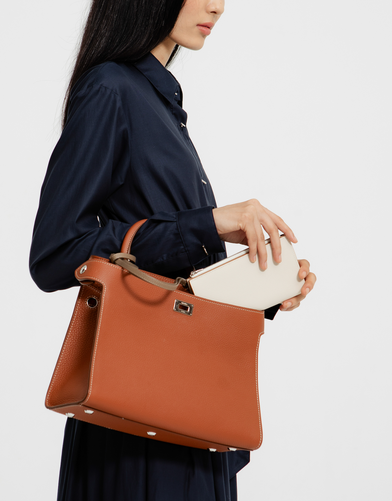 LEATHER LONG ZIP WALLET IVORY