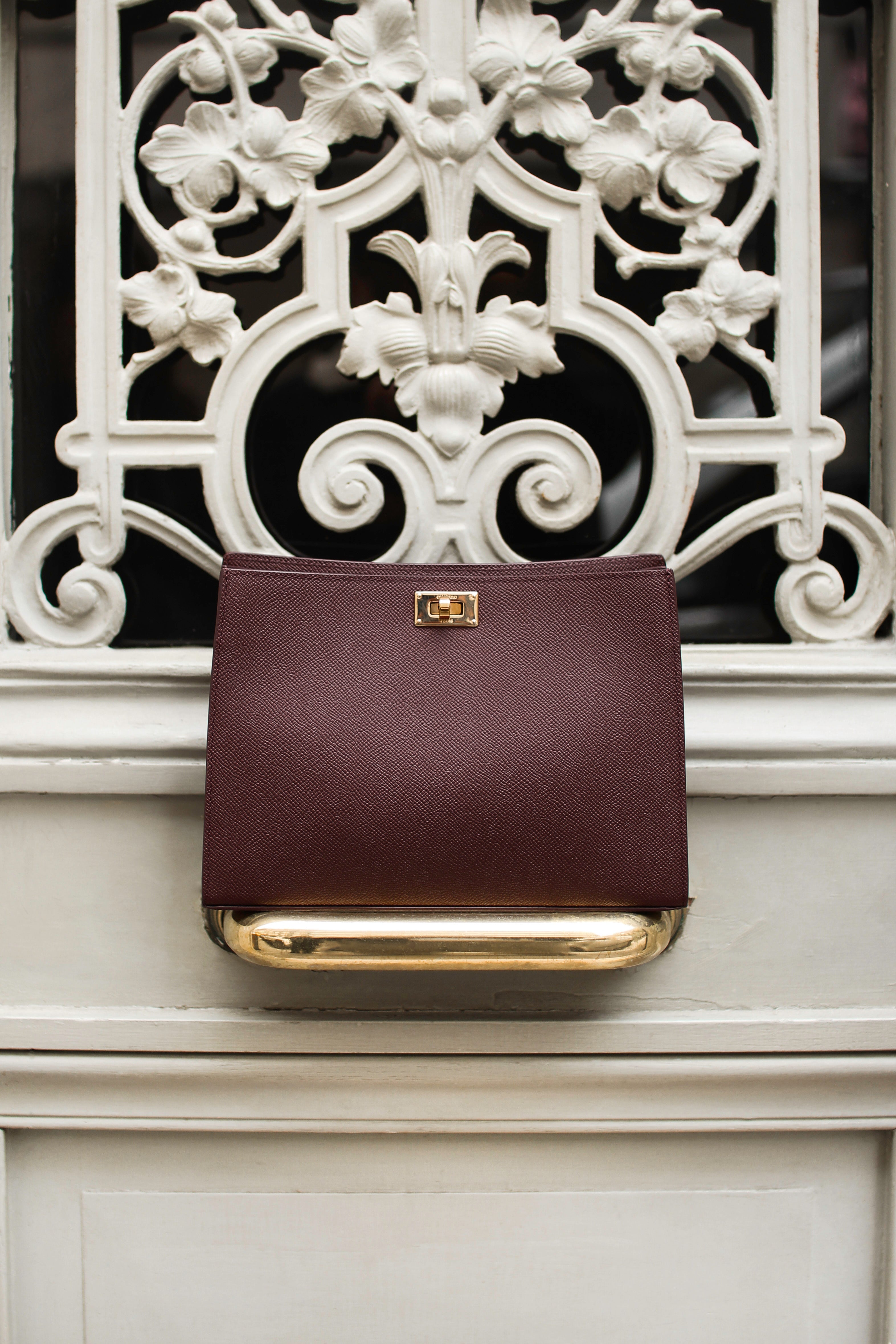 LEATHER POCHETTE MONTAIGNE PRUNE