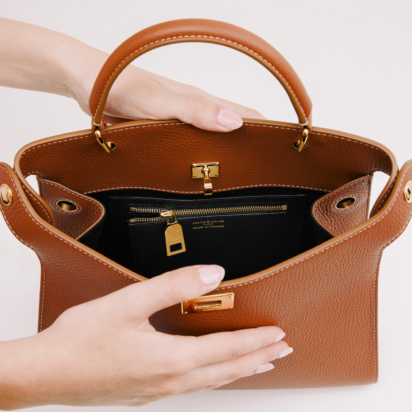 LEATHER HANDBAG LUTECE 27 GOLD WITH GOLD HARDWARE
