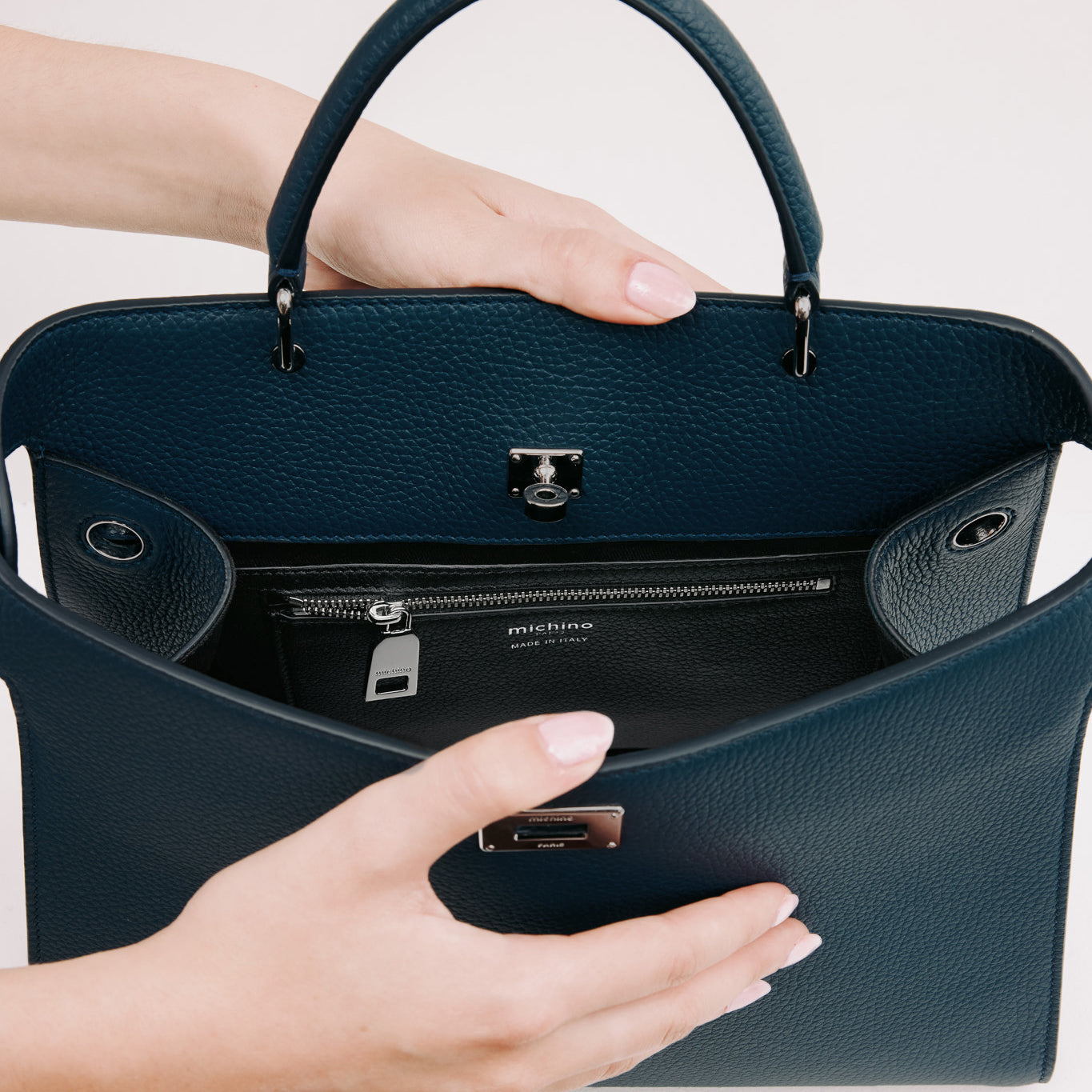 LEATHER HANDBAG LUTECE PM NAVY BLUE