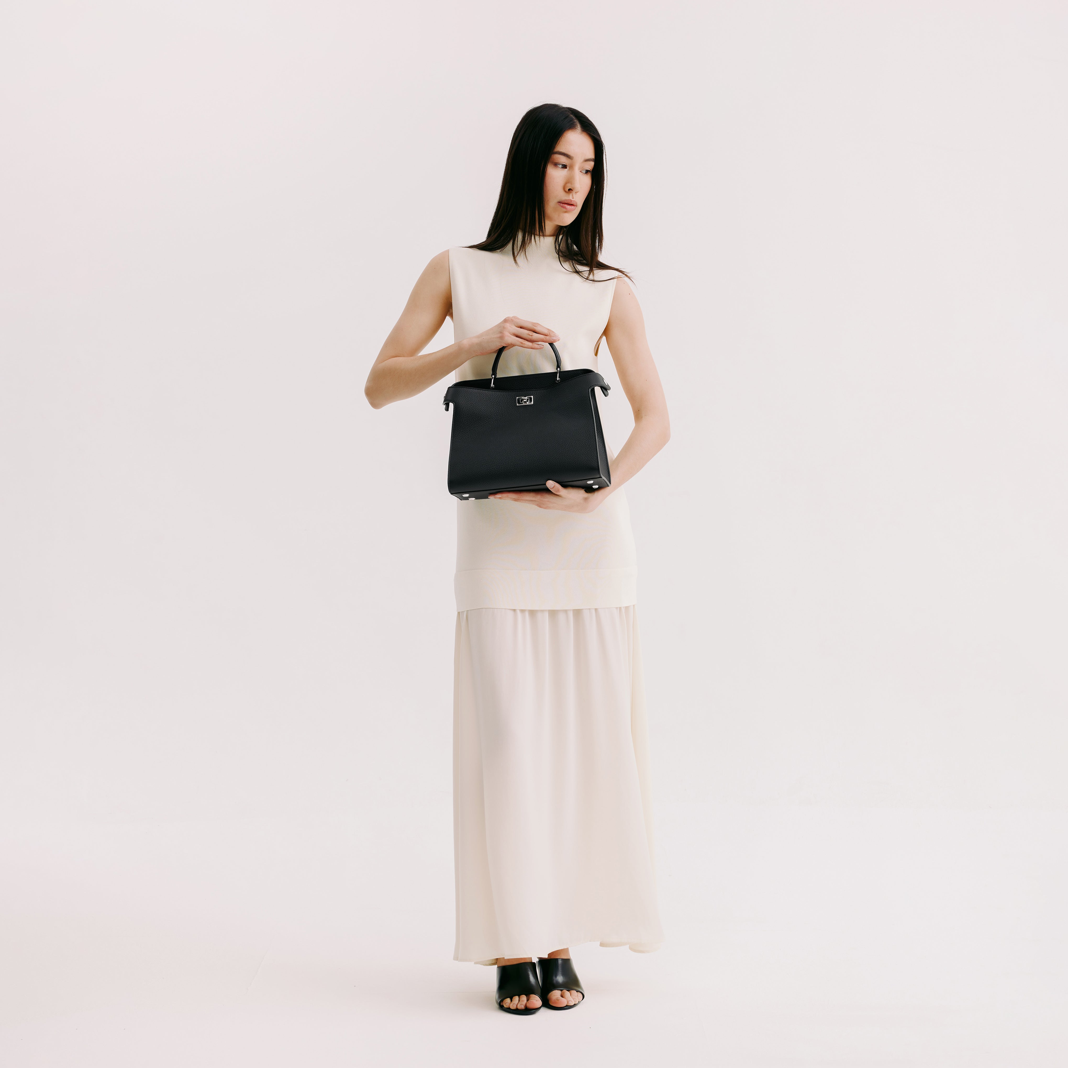 LEATHER HANDBAG LUTECE PM BLACK