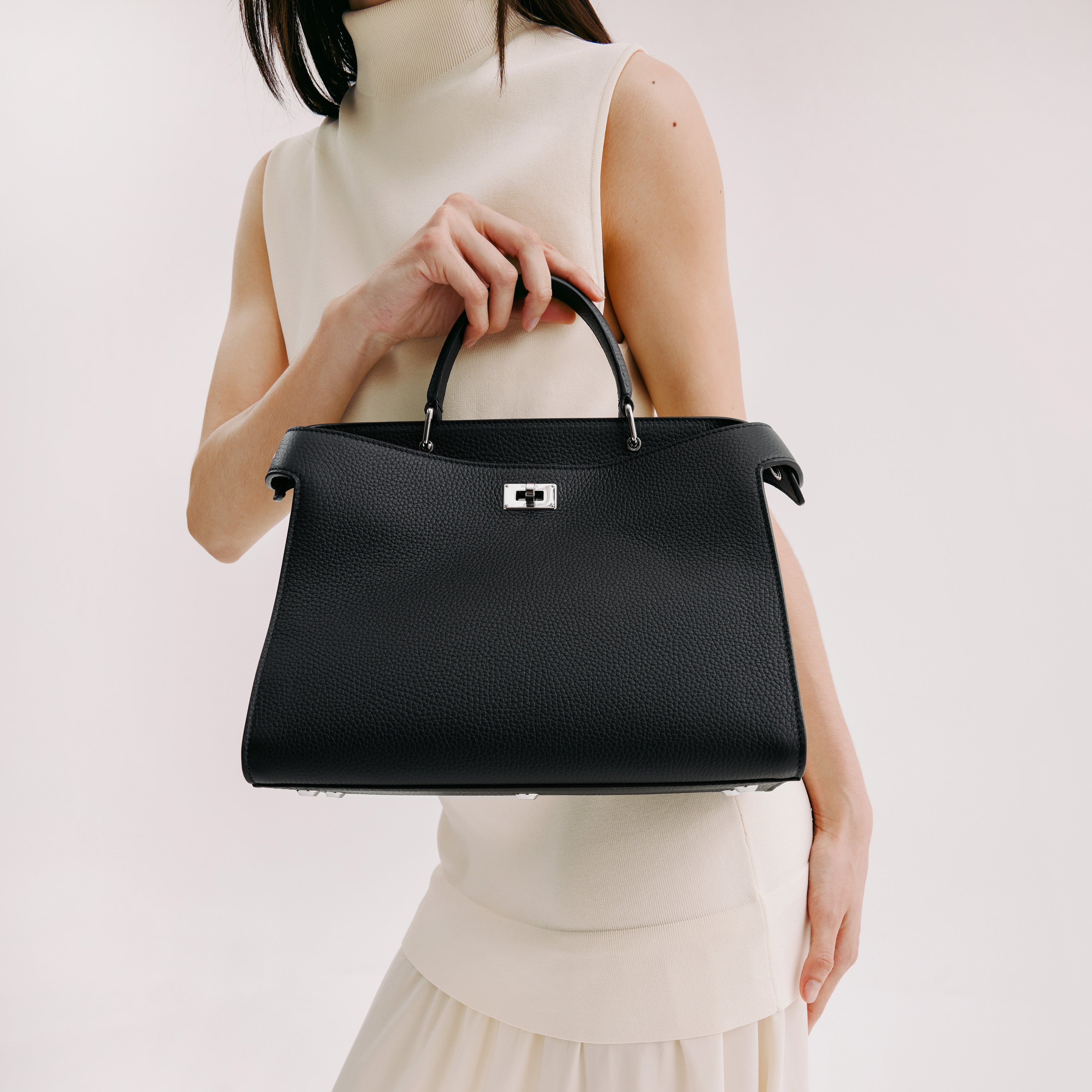 LEATHER HANDBAG LUTECE PM BLACK