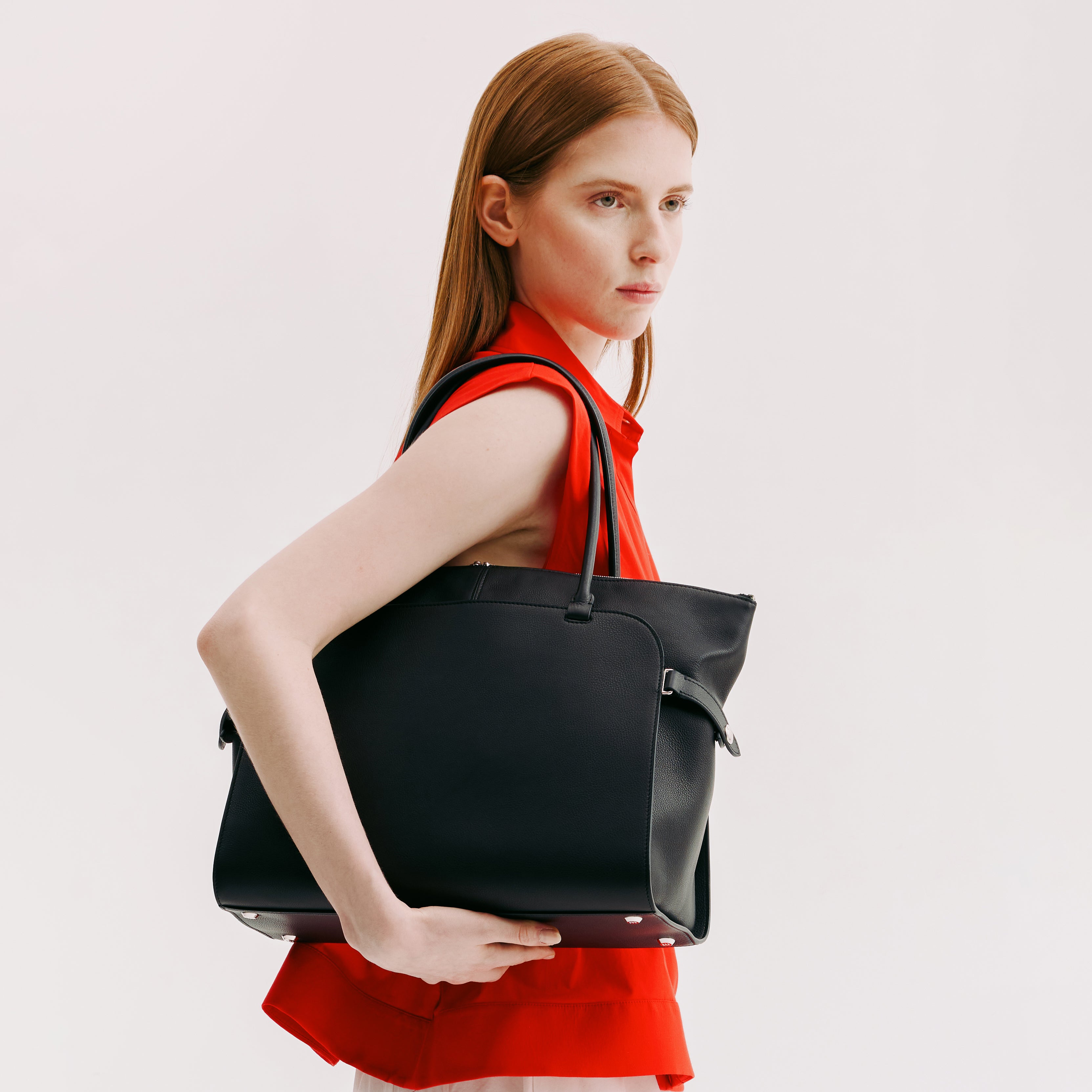 LEATHER HANDBAG SEPTIEME MM BLACK