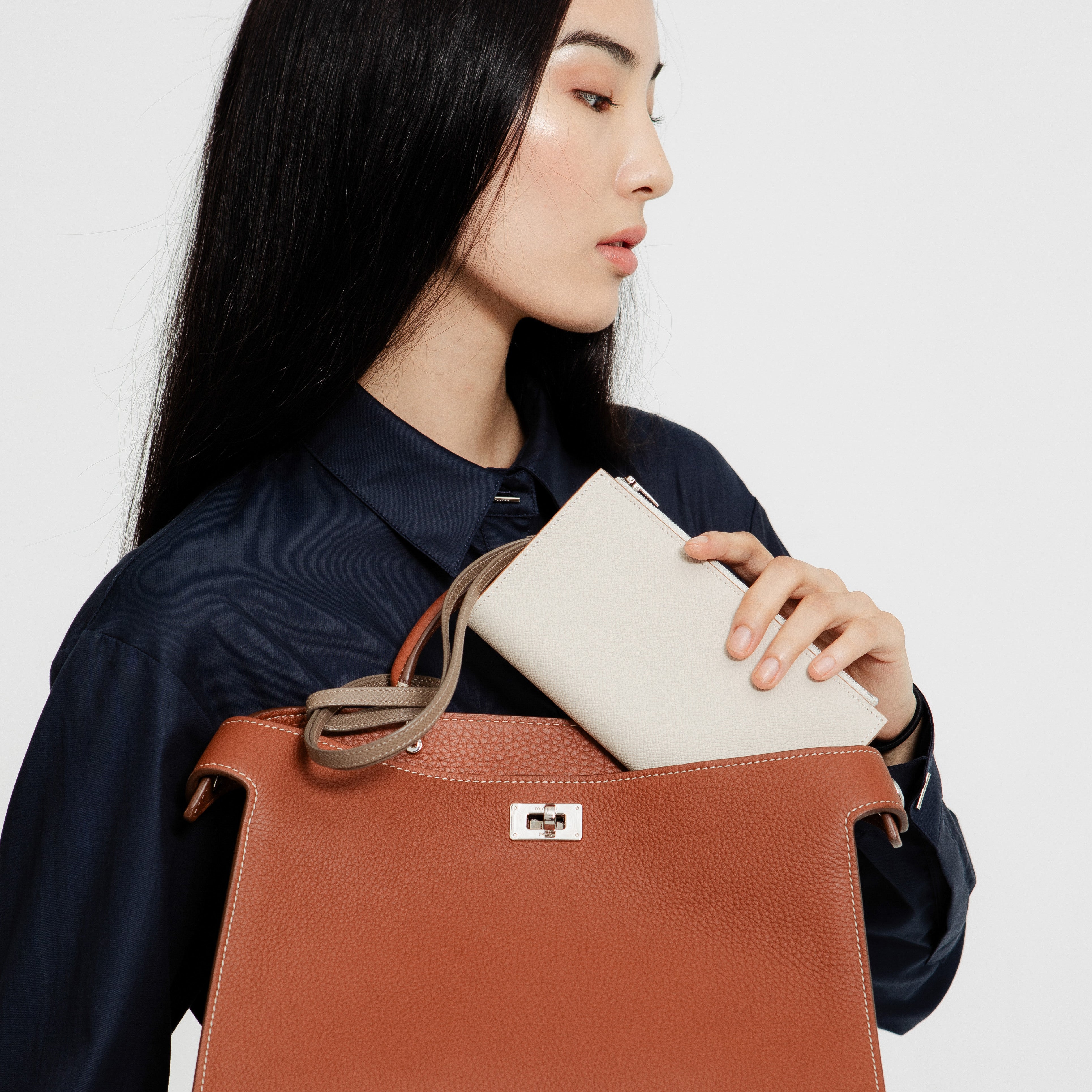 LEATHER LONG ZIP WALLET IVORY