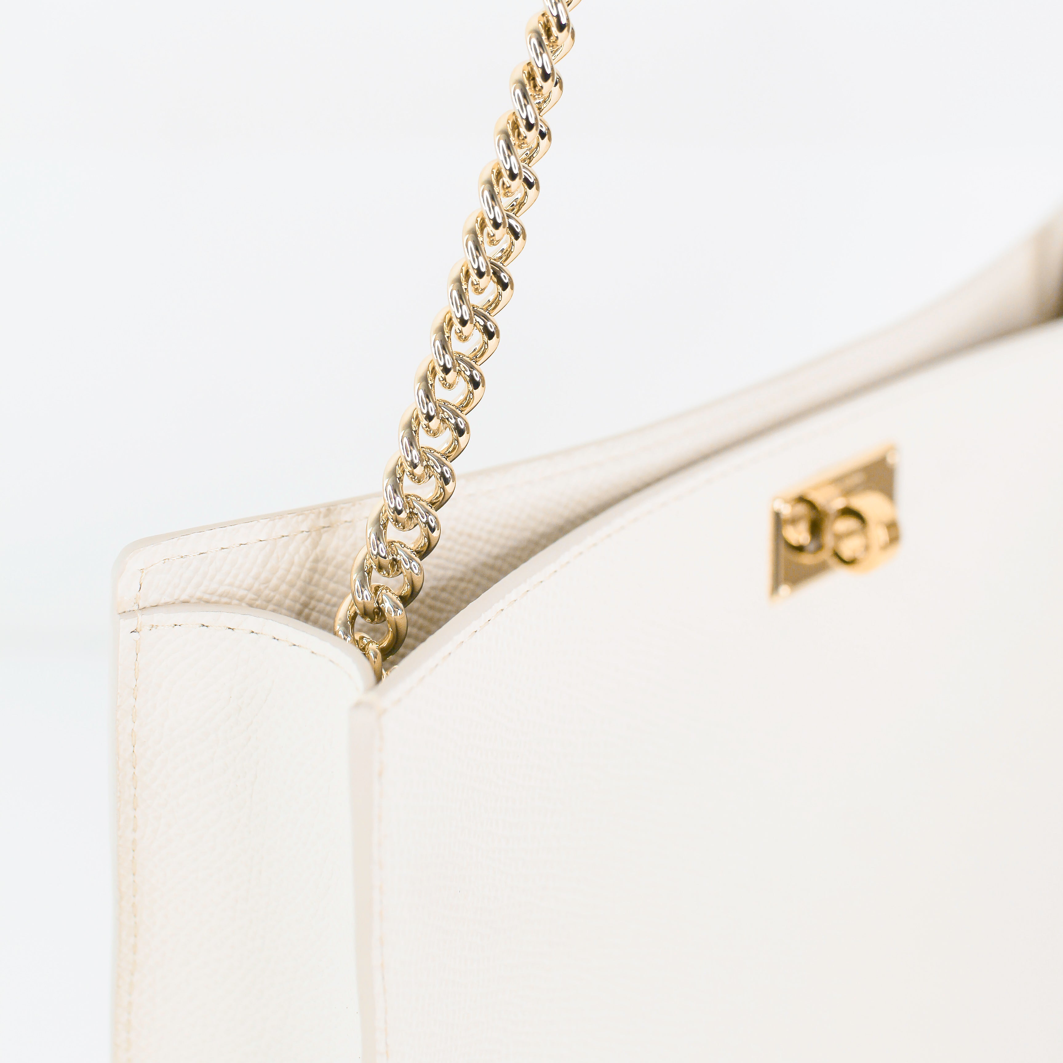 LEATHER POCHETTE MONTAIGNE IVORY