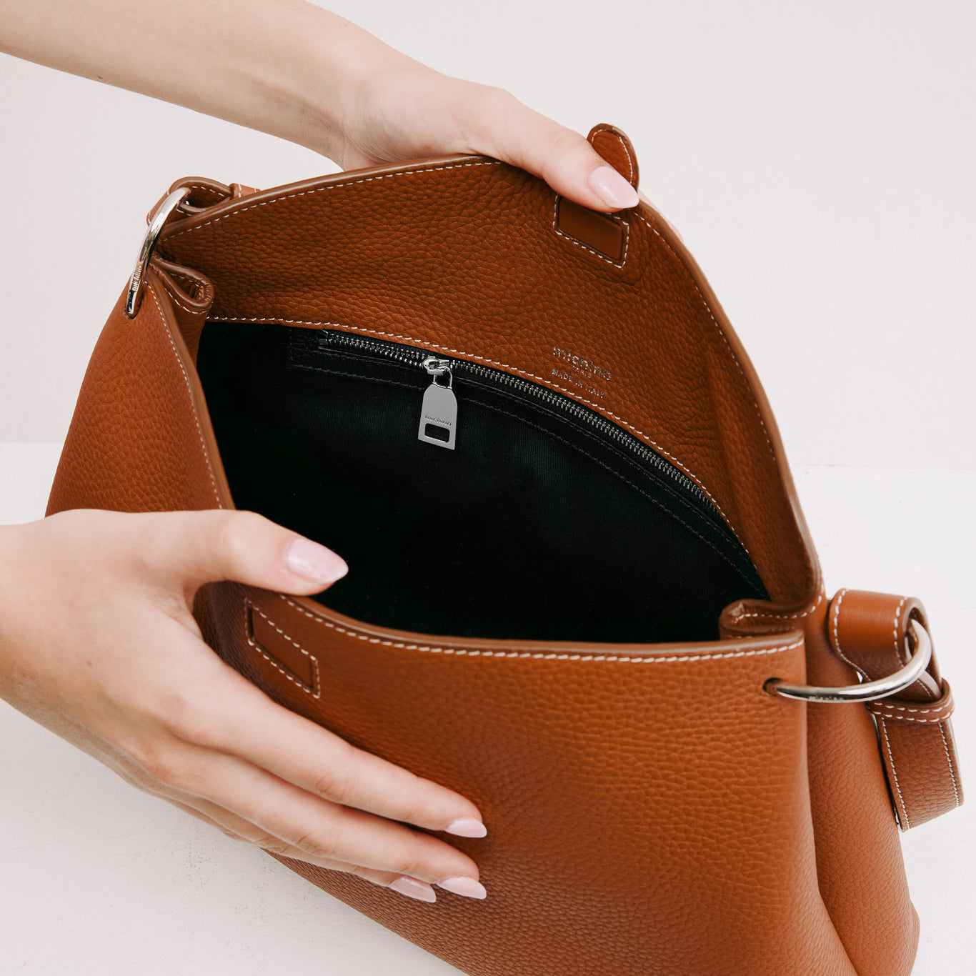 LEATHER HANDBAG PASSY PM GOLD