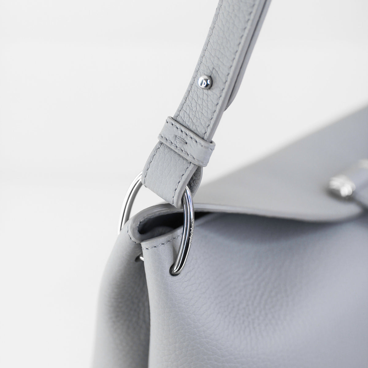 LEATHER HANDBAG PASSY PM NUAGE