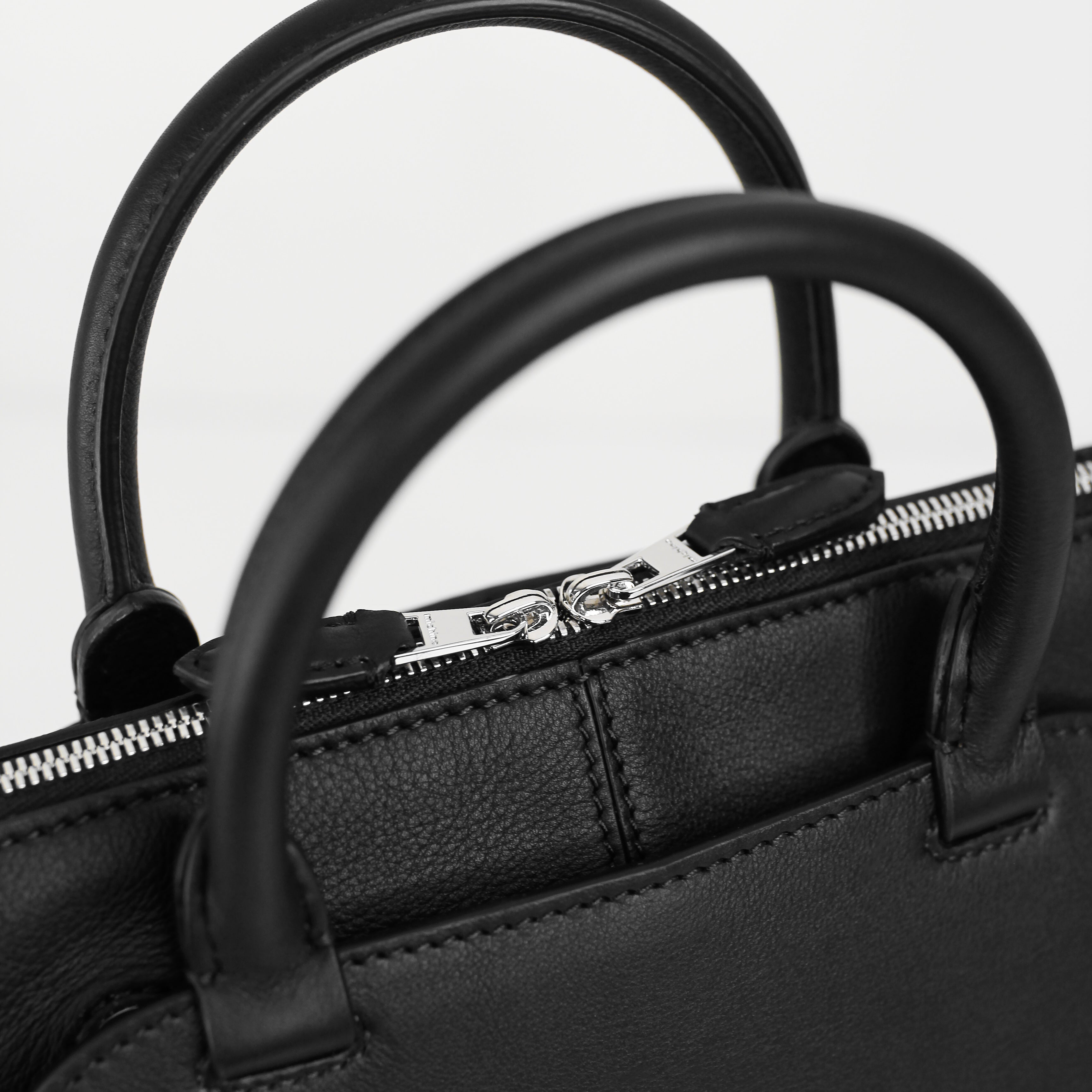 LEATHER HANDBAG SEPTIEME MINI BLACK