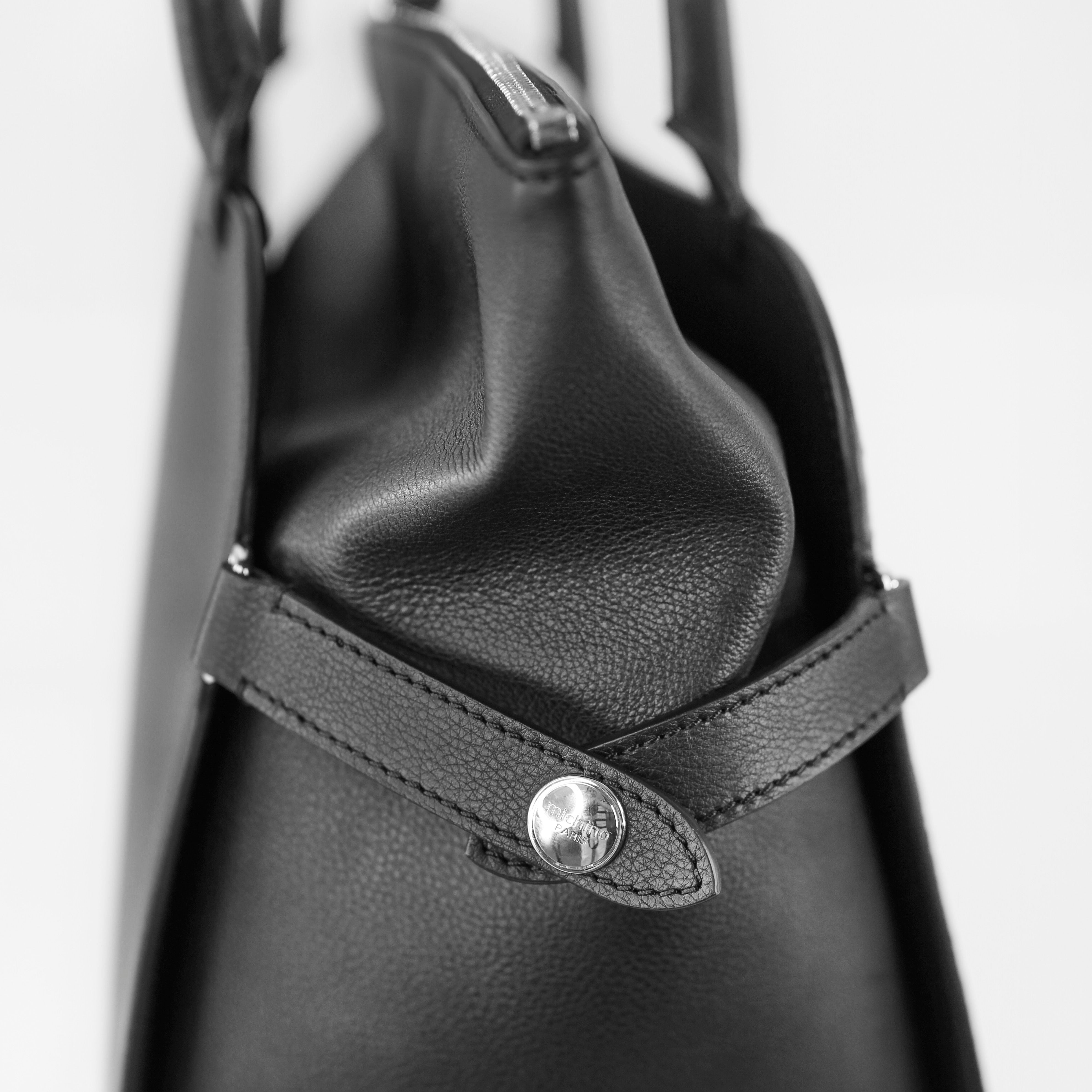 LEATHER HANDBAG SEPTIEME MM BLACK