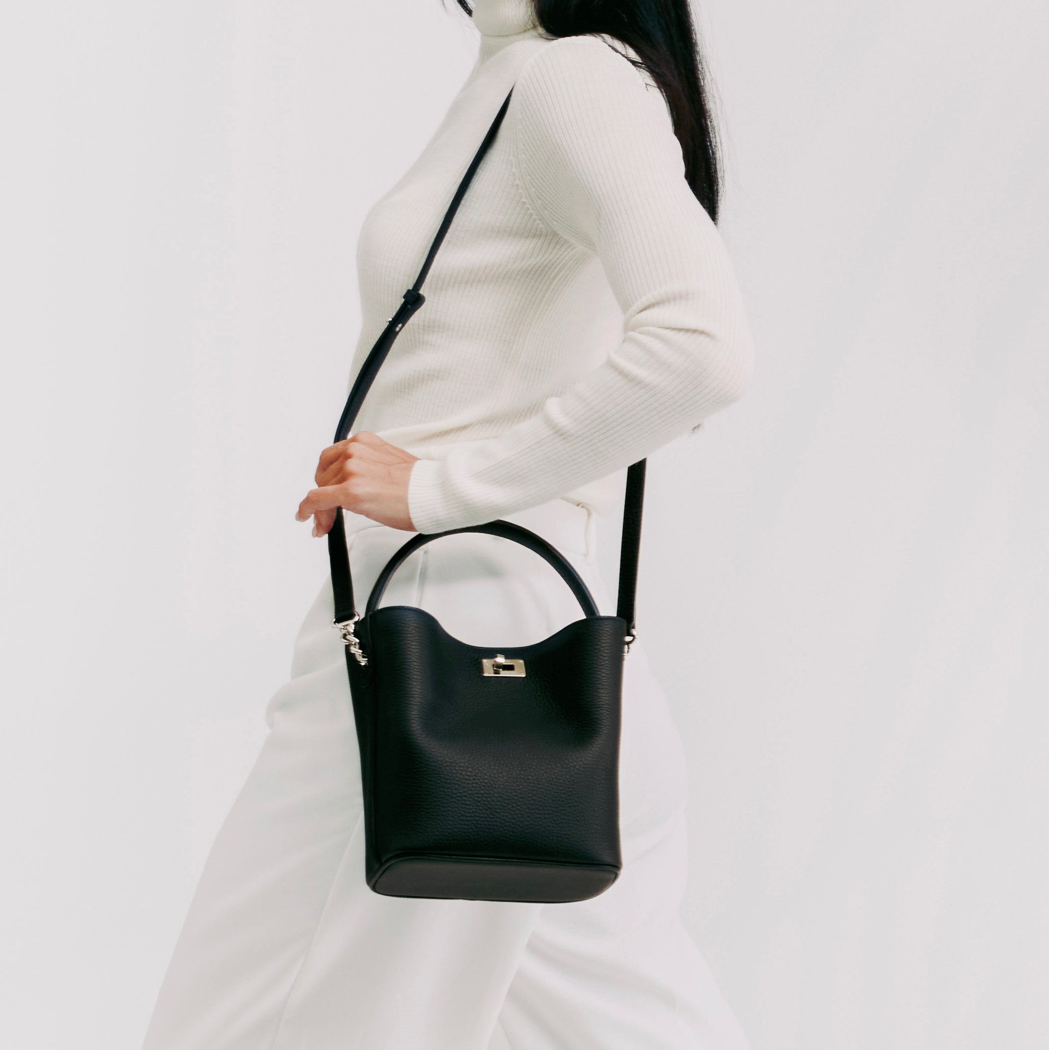 LEATHER BUCKET BAG ODEON MINI BLACK